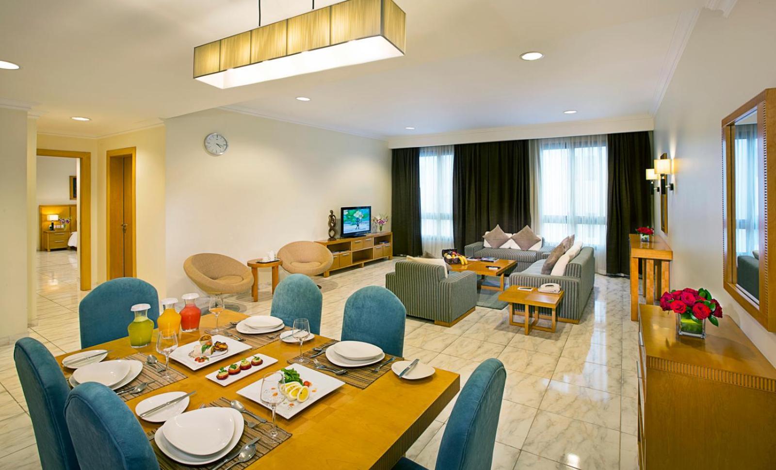 City Seasons Hotel & Suites Muskat Bagian luar foto