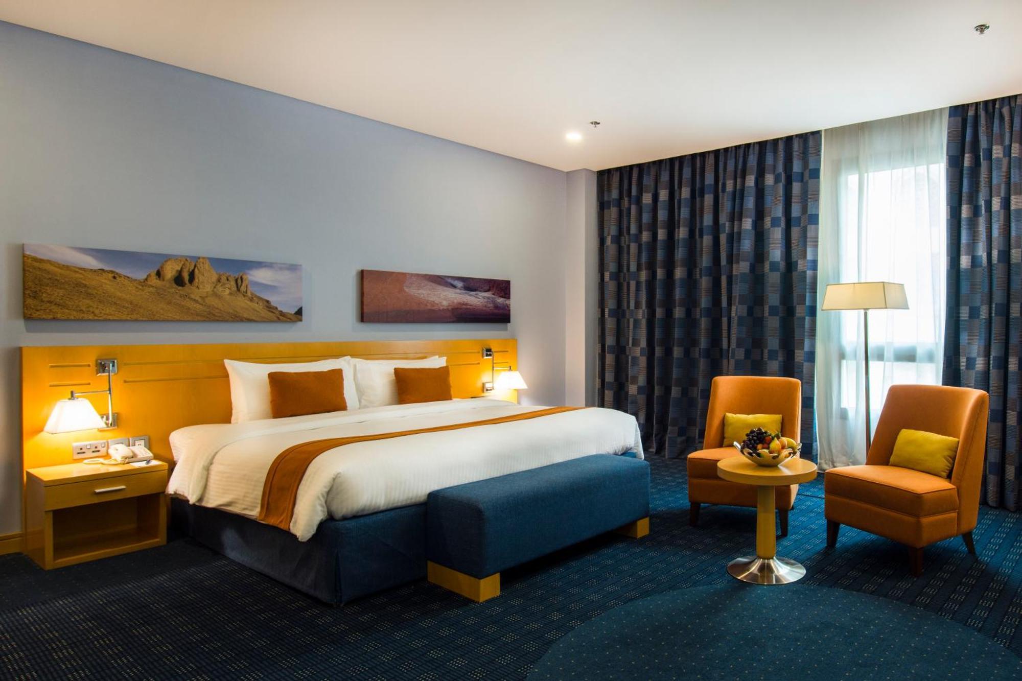 City Seasons Hotel & Suites Muskat Bagian luar foto