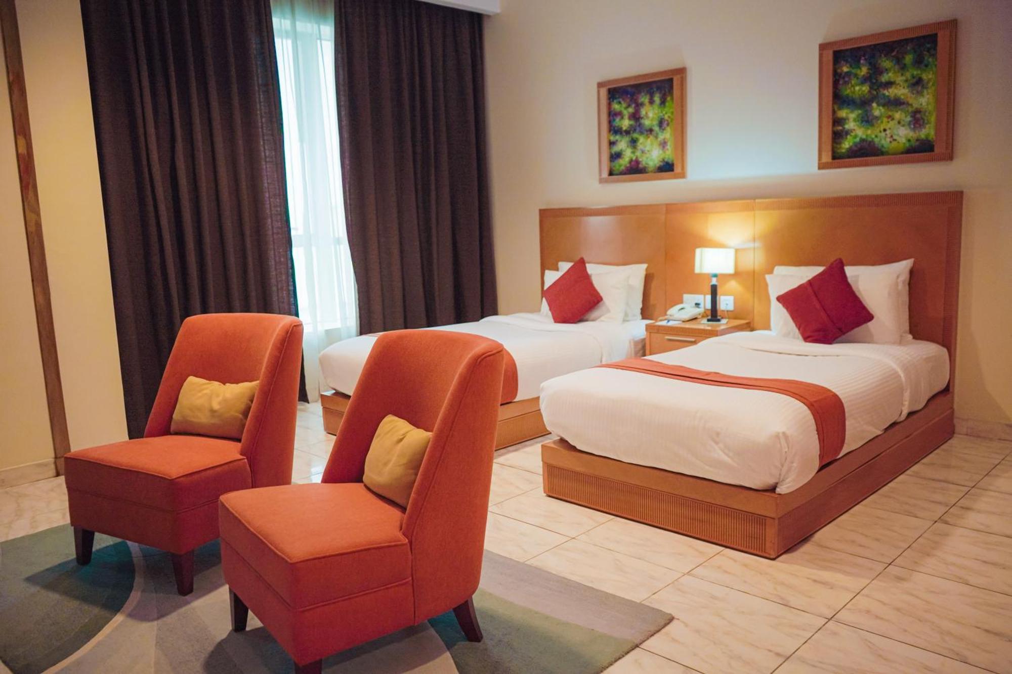 City Seasons Hotel & Suites Muskat Bagian luar foto