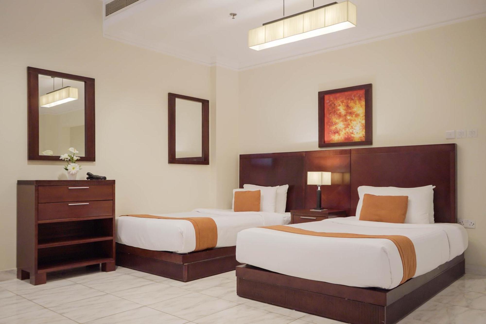 City Seasons Hotel & Suites Muskat Bagian luar foto