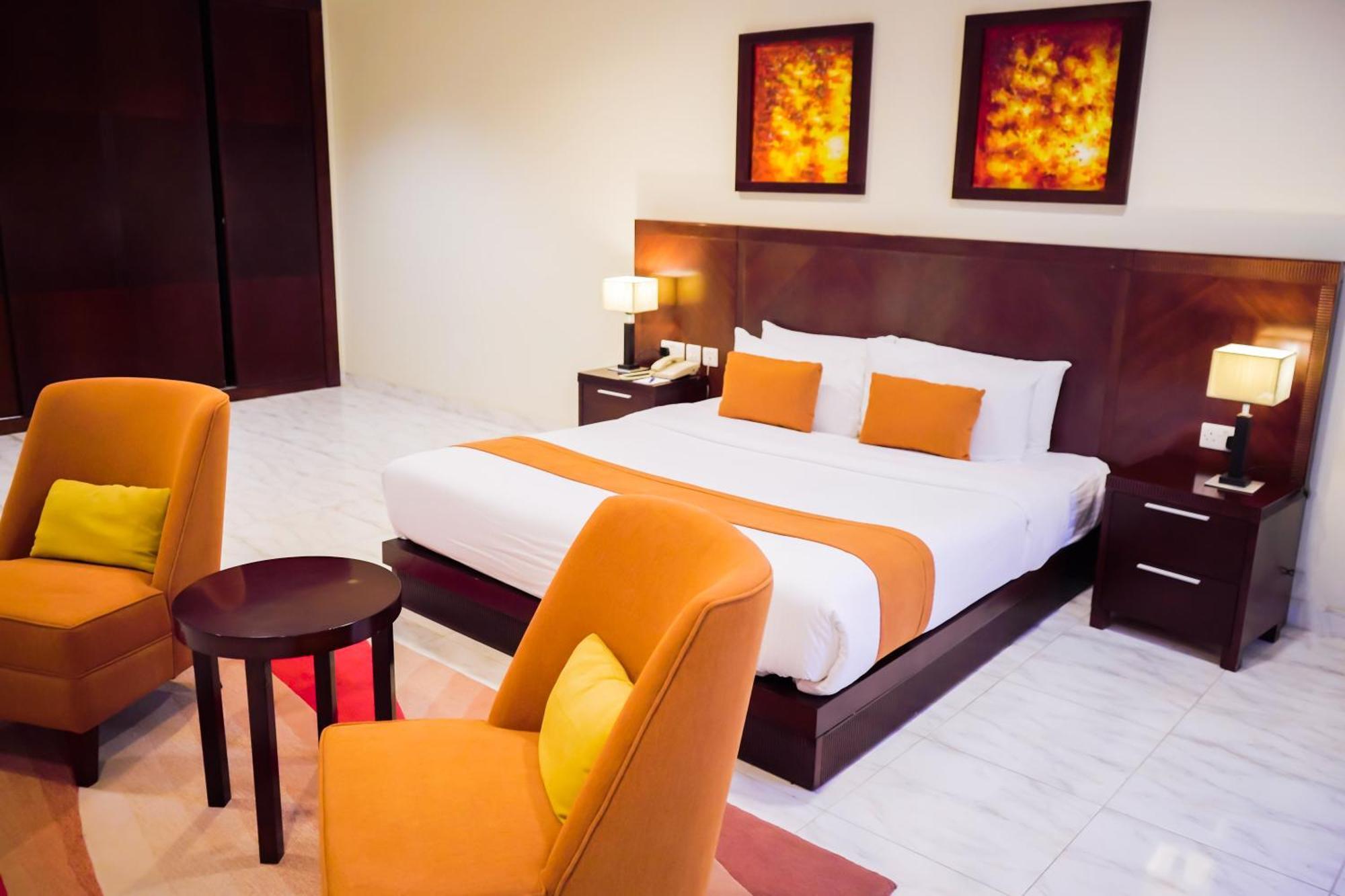 City Seasons Hotel & Suites Muskat Bagian luar foto