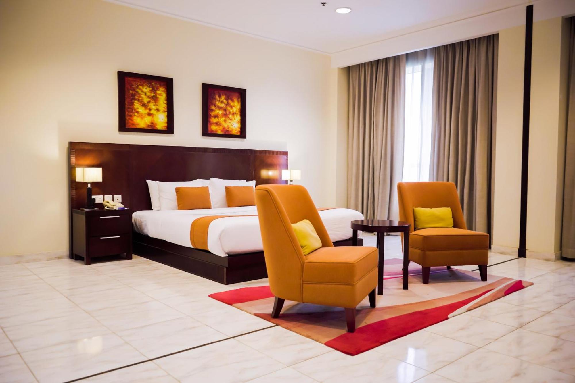 City Seasons Hotel & Suites Muskat Bagian luar foto