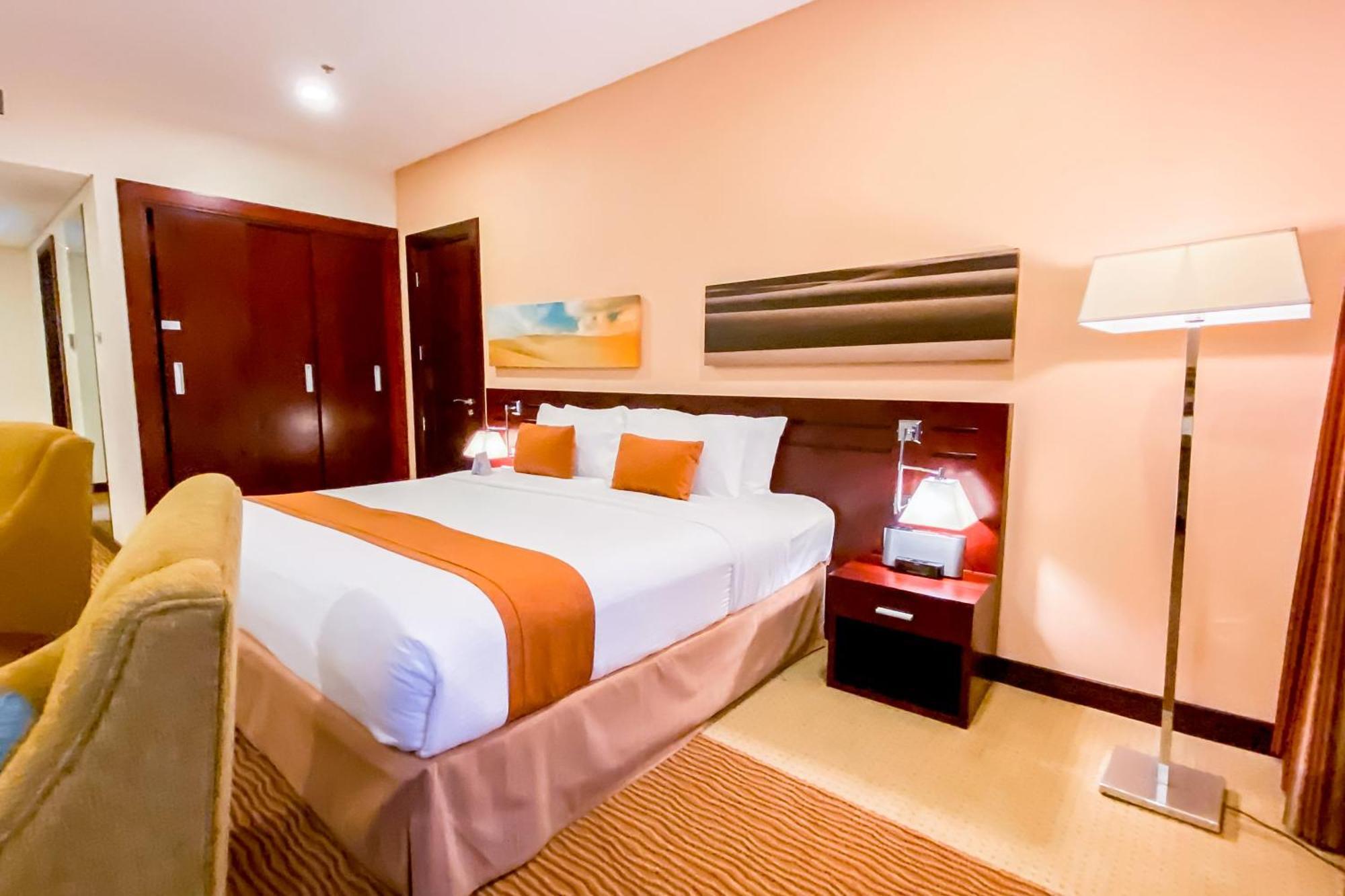 City Seasons Hotel & Suites Muskat Bagian luar foto