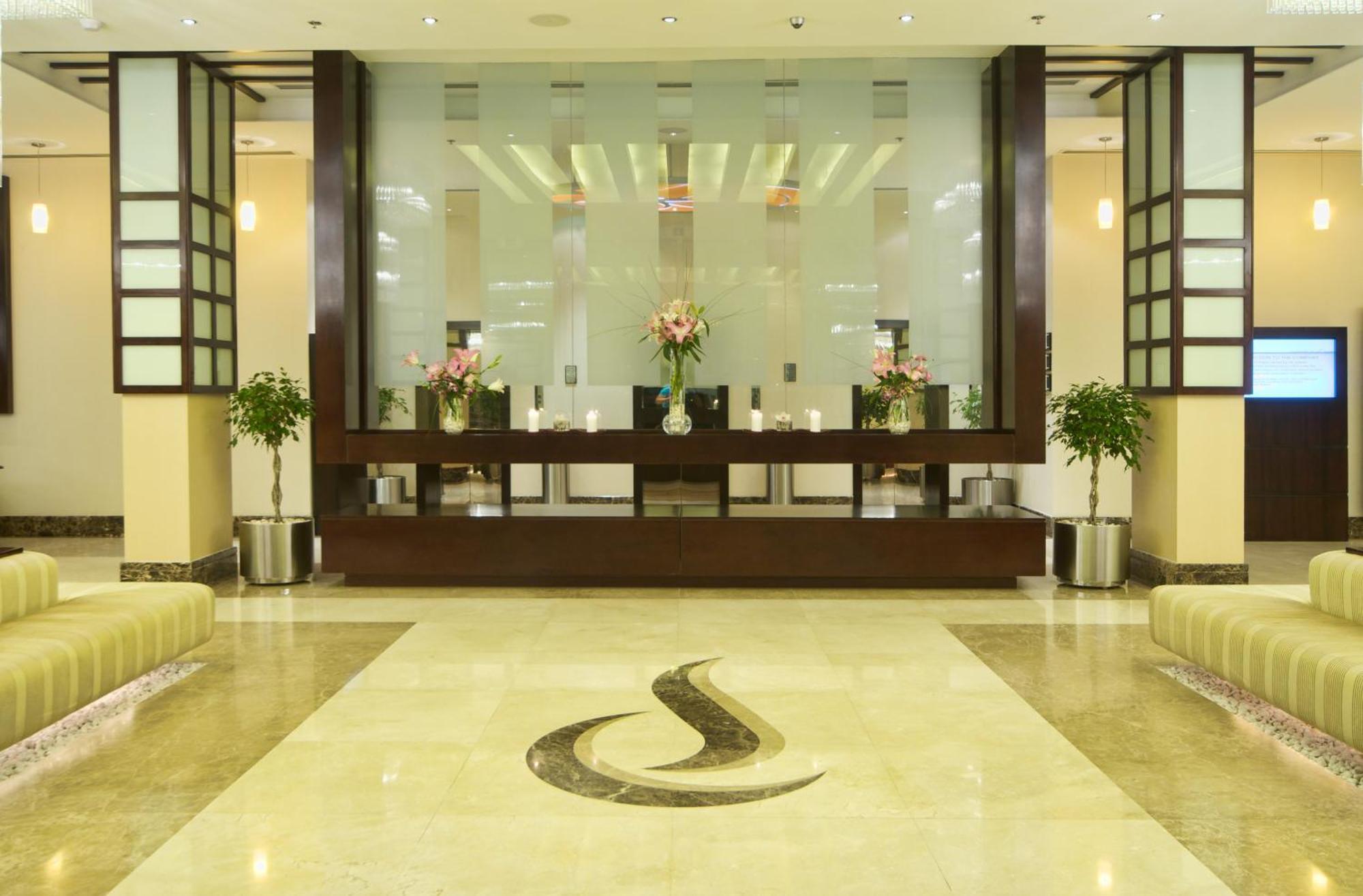 City Seasons Hotel & Suites Muskat Bagian luar foto