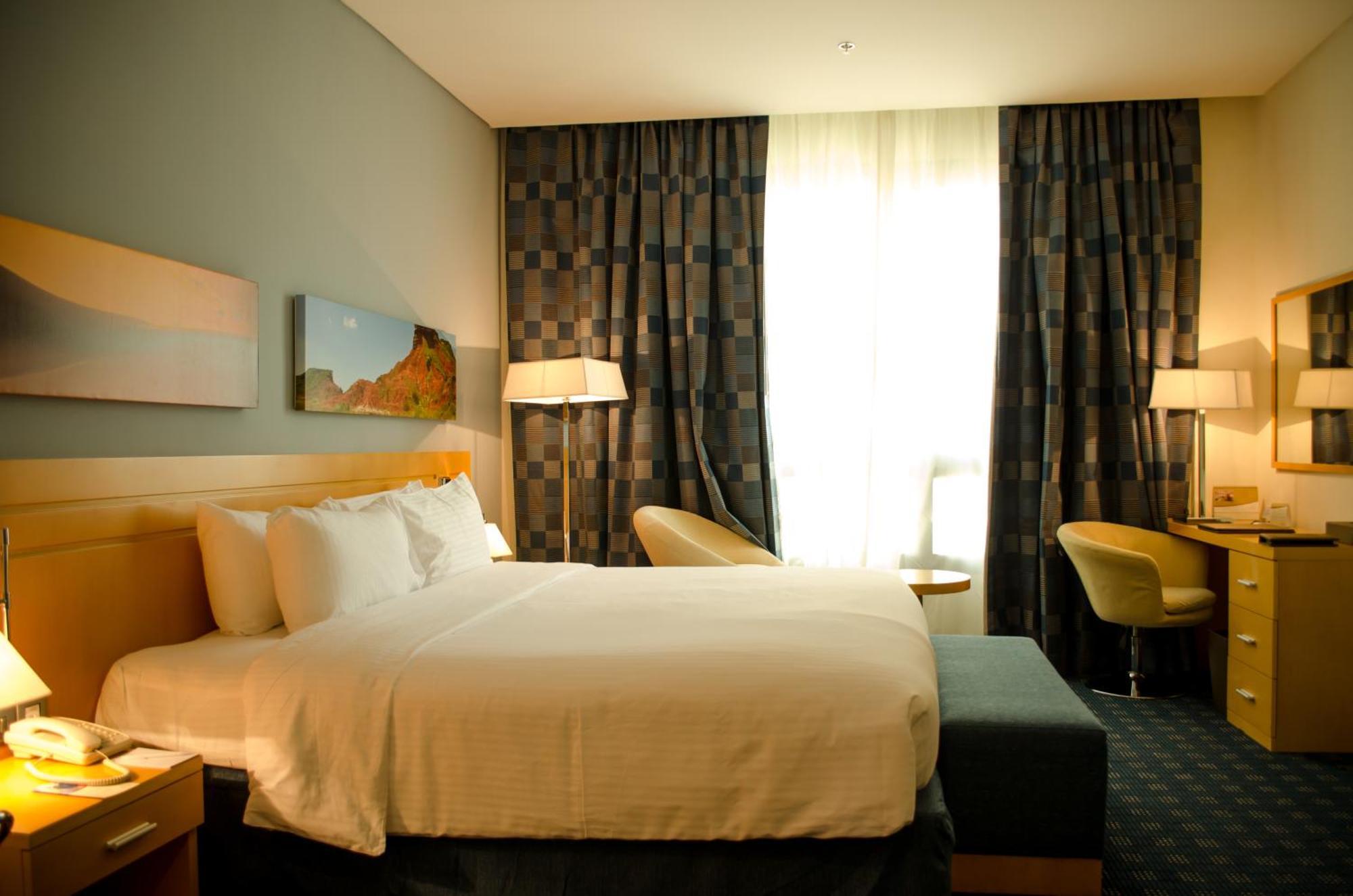 City Seasons Hotel & Suites Muskat Bagian luar foto