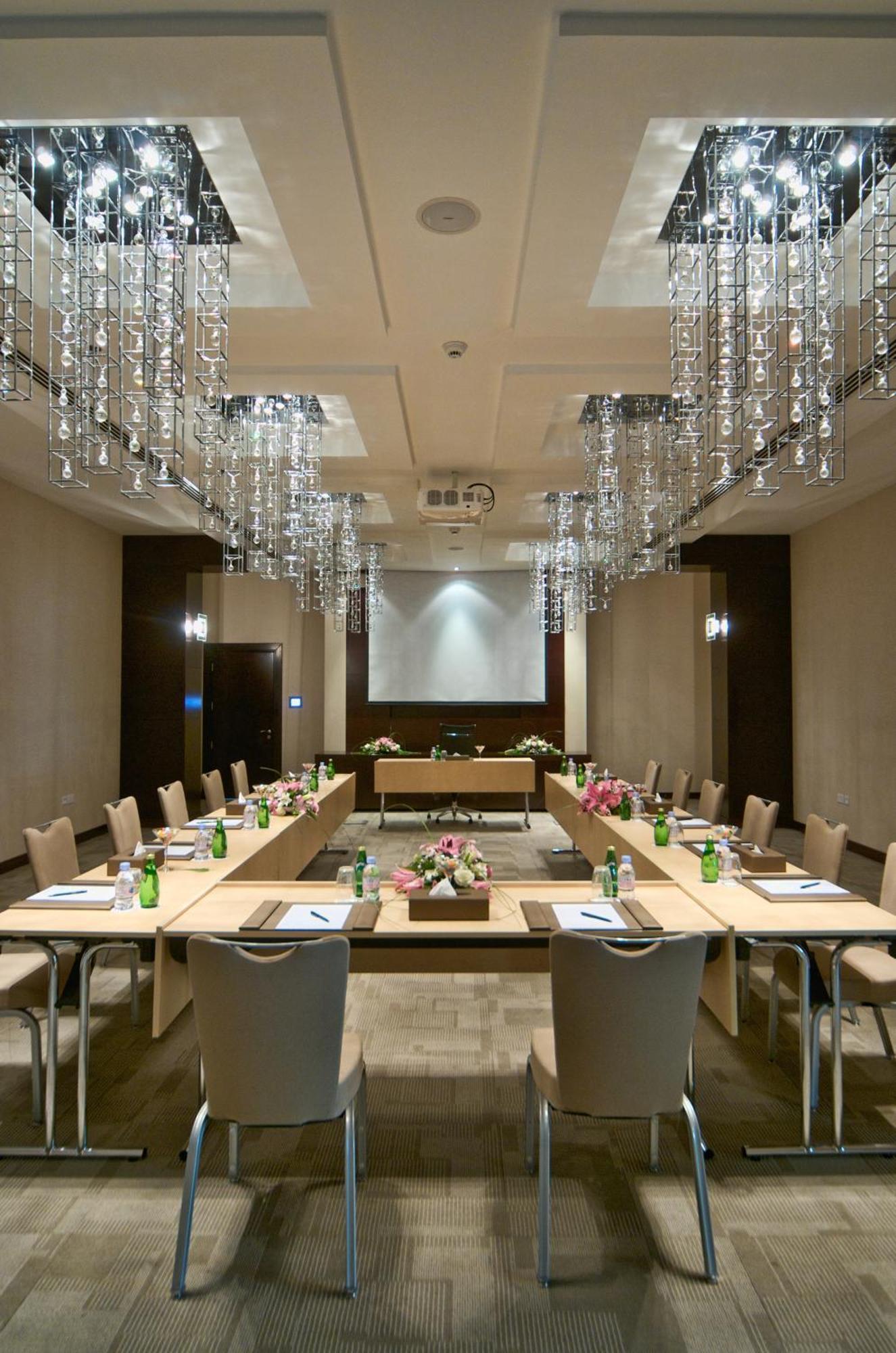 City Seasons Hotel & Suites Muskat Bagian luar foto