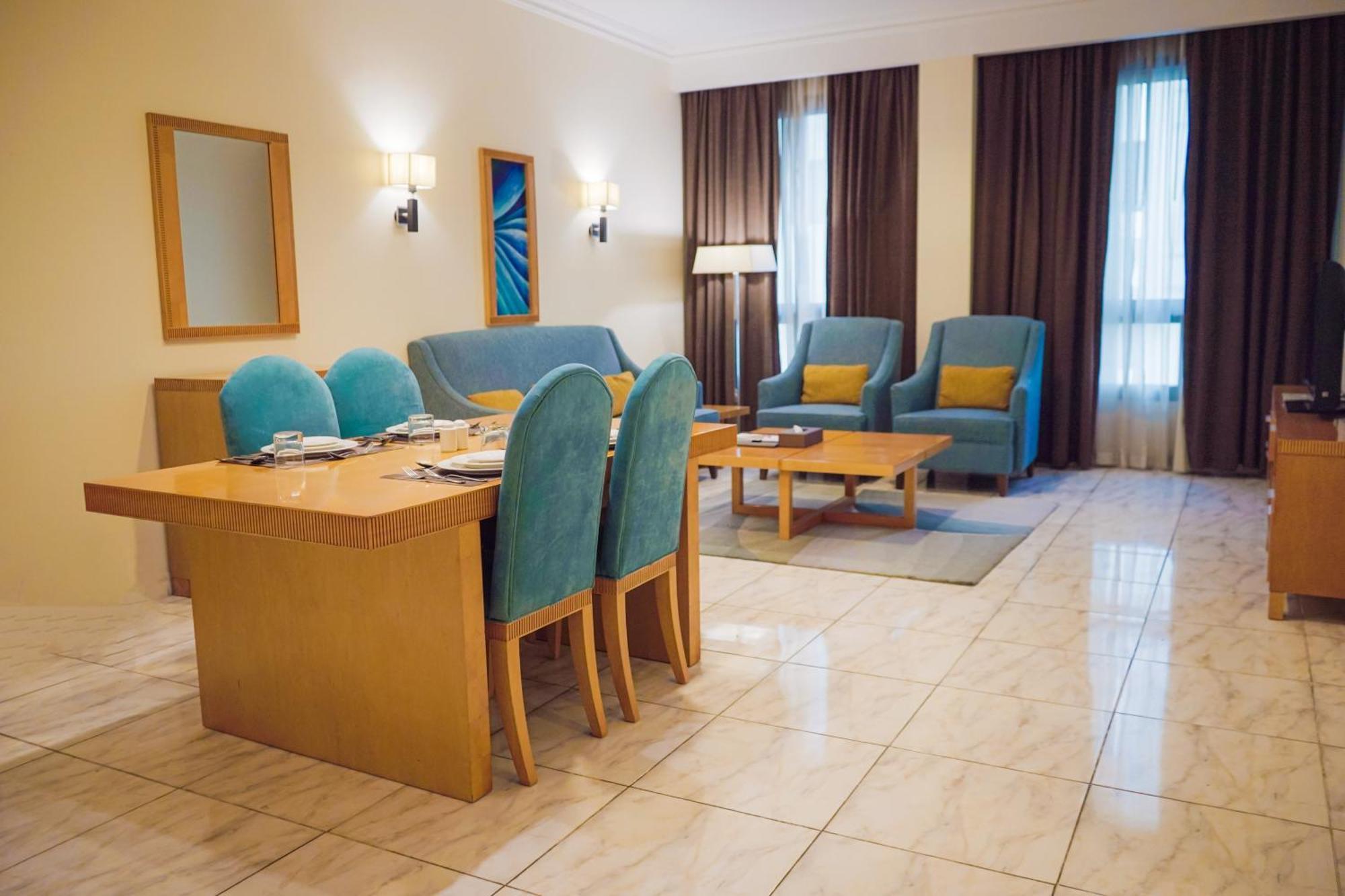 City Seasons Hotel & Suites Muskat Ruang foto