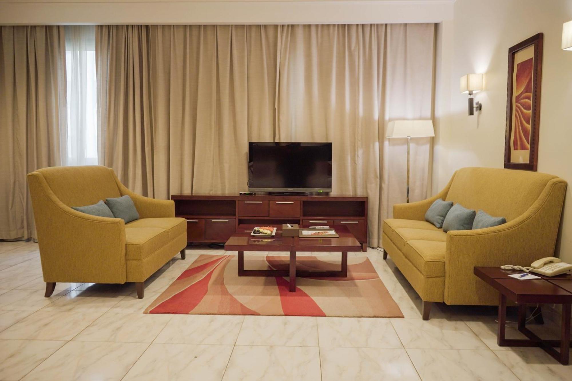 City Seasons Hotel & Suites Muskat Ruang foto