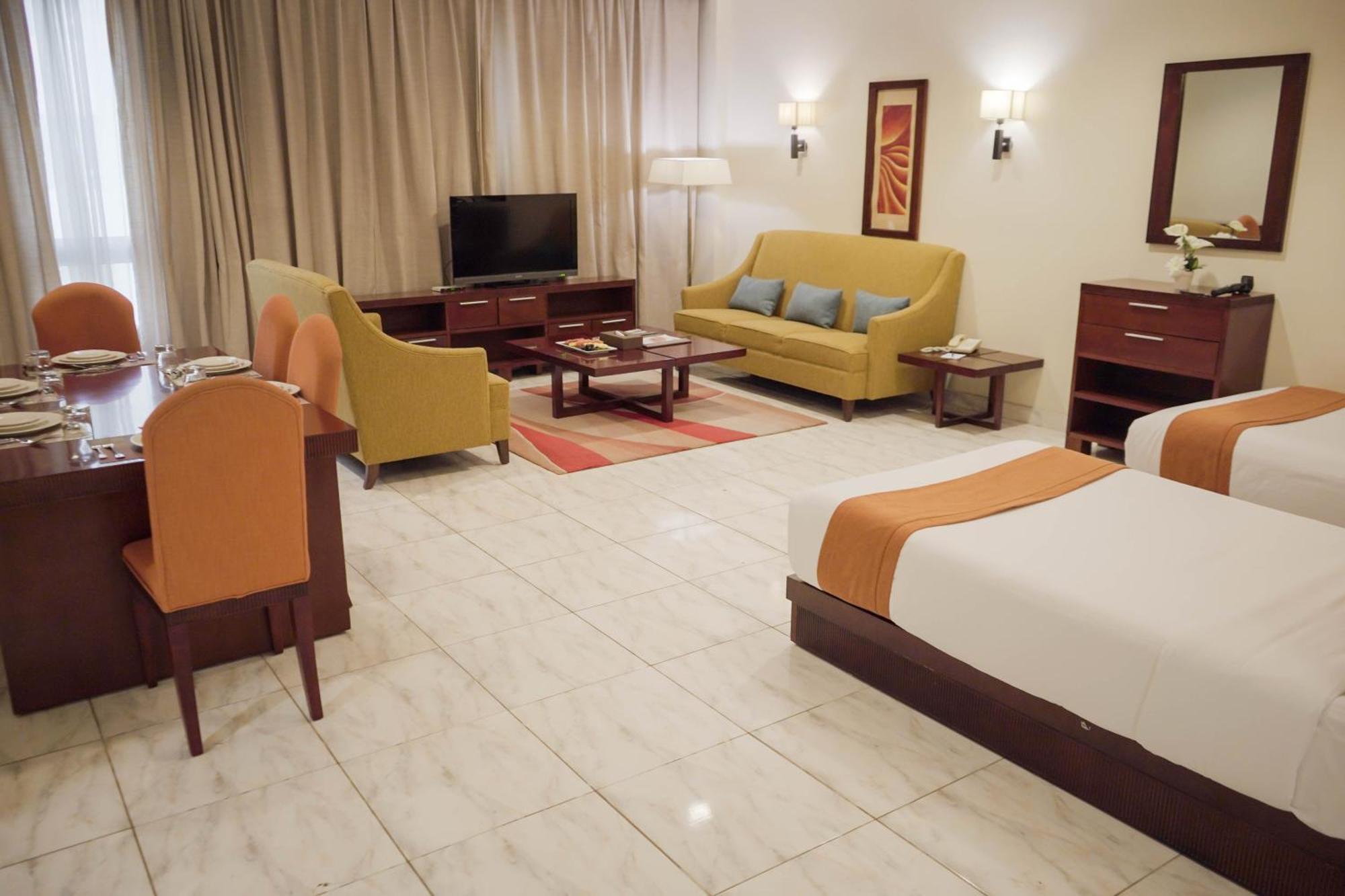 City Seasons Hotel & Suites Muskat Ruang foto
