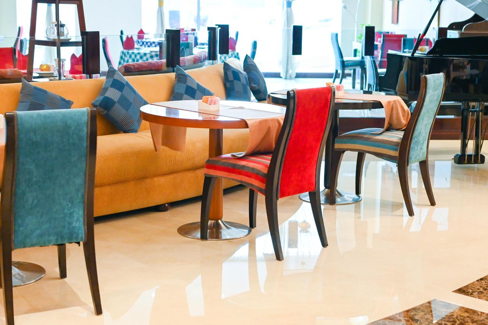 City Seasons Hotel & Suites Muskat Bagian luar foto
