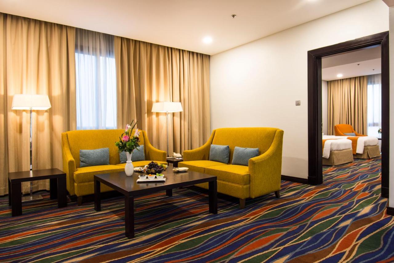 City Seasons Hotel & Suites Muskat Bagian luar foto